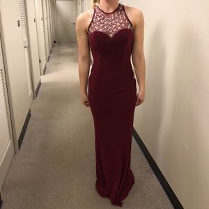 burgundy red prom pageant dress.